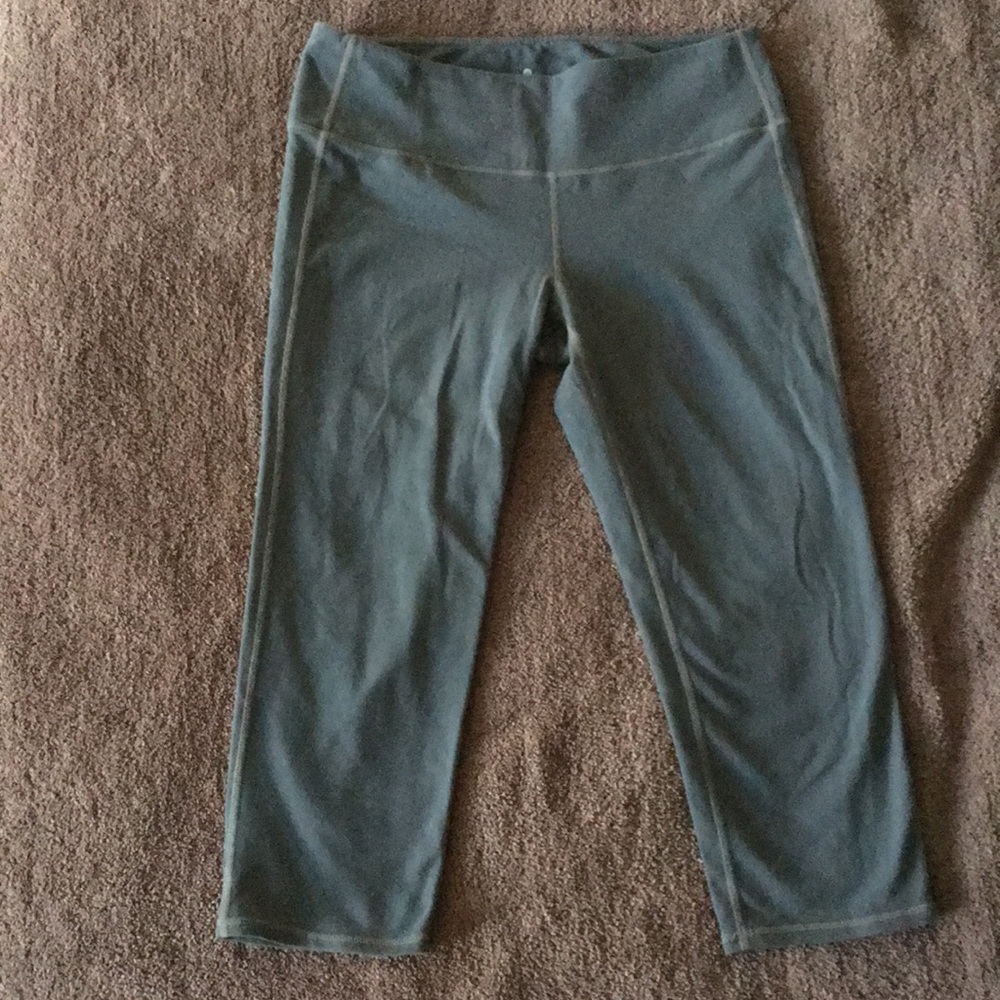 Athleta Capri tights